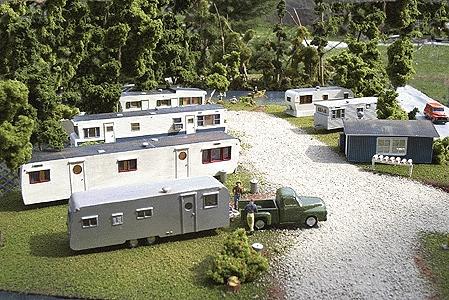 NuComp 1950s Mobile Home Park Unpainted Kit 6 Trailers 