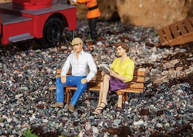 Pola Seated Man and Woman pkg(2) G-Scale