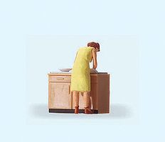 Preiser Woman Doing Dishes