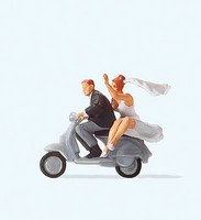 Preiser Wedding Couple on Vespa