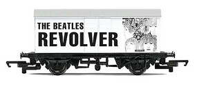 Rivarossi The Beatles Wagon Revolve