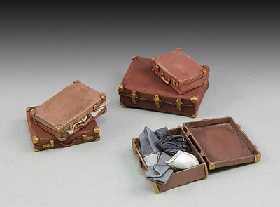 Royal-Model 1/35 Assorted Suitcases (5) (Resin)