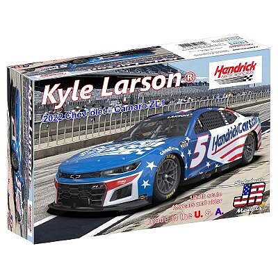 Salvinos 2022 Camaro ZL1 Kyle Larson Hendrick Plastic Model Race Car ...