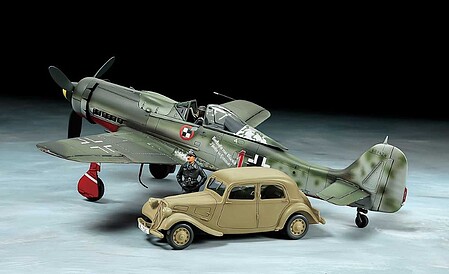 Tamiya Focke-Wulf Fw190D-9 & Citroen 1-48