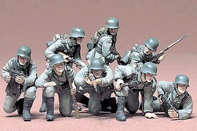German Panzer Grenadiers Soldiers Plastic Model Military Figure Kit 1/35 Scale #35061