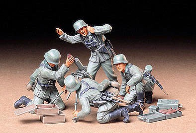 Tamiya German Infantry Mortar Soldier Team Set Plastic Model Military Figure Kit 1/35 Scale #35193