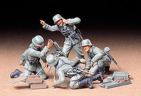 German Infantry Mortar Soldier Team Set Plastic Model Military Figure Kit 1/35 Scale #35193