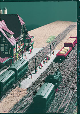 Vollmer Highland Station Platform Z Scale Model Railroad Building #49525