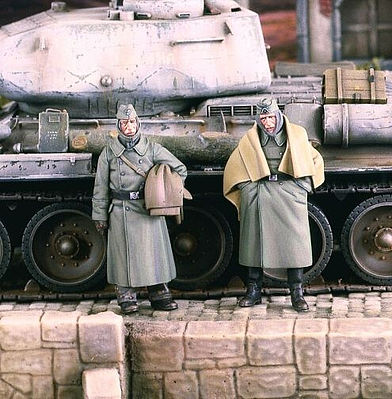 Verlinden German POWs Winter Dress Resin Model Military Figure Kit 1/35 Scale #2142