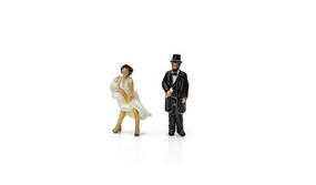 Woodland O Historical Figures - 2 PK