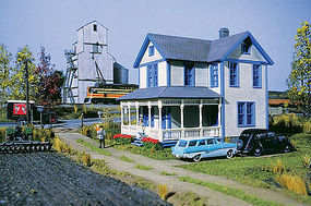 Aunt Lucys House - Kit - 4 x 5-3/4 x 5-1/8 Inch HO Scale Model Railroad Building #3651