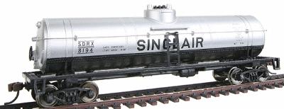 Walthers-Trainline 40 Tank Car Ready to Run Sinclair Oil Model Train Freight Car HO Scale #1611