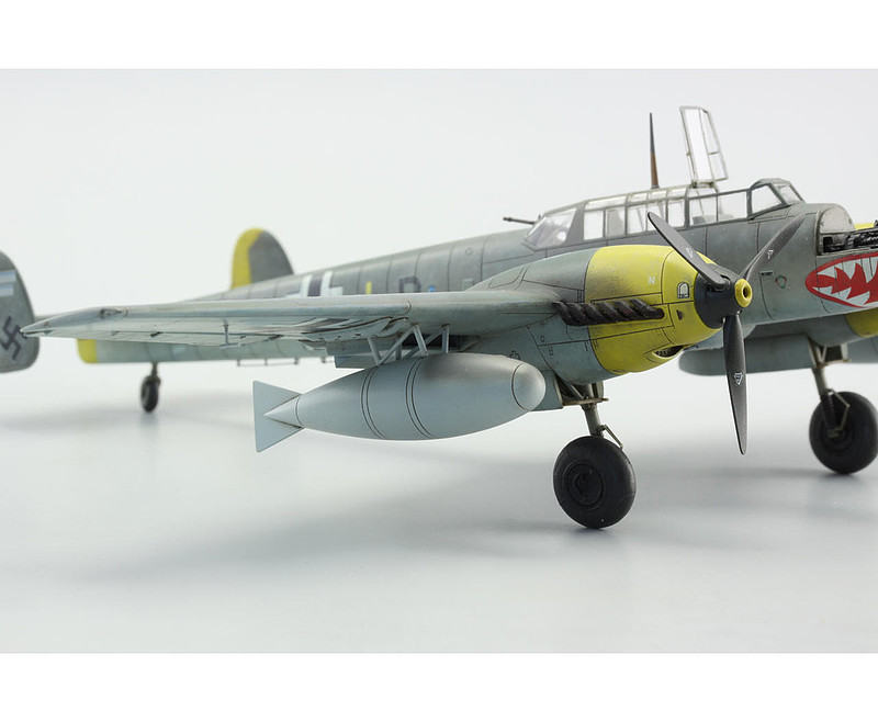 Bf110E Fighter (Profi-Pack) -- Plastic Model Airplane Kit -- 1/72 Scale ...