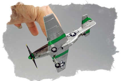 HobbyBoss Easy Build P-51D Mustang IV Plastic Model Airplane Kit 1