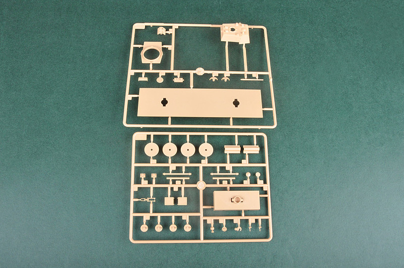 Russian Amored Train Plastic Model Military Vehicle Kit 1/72