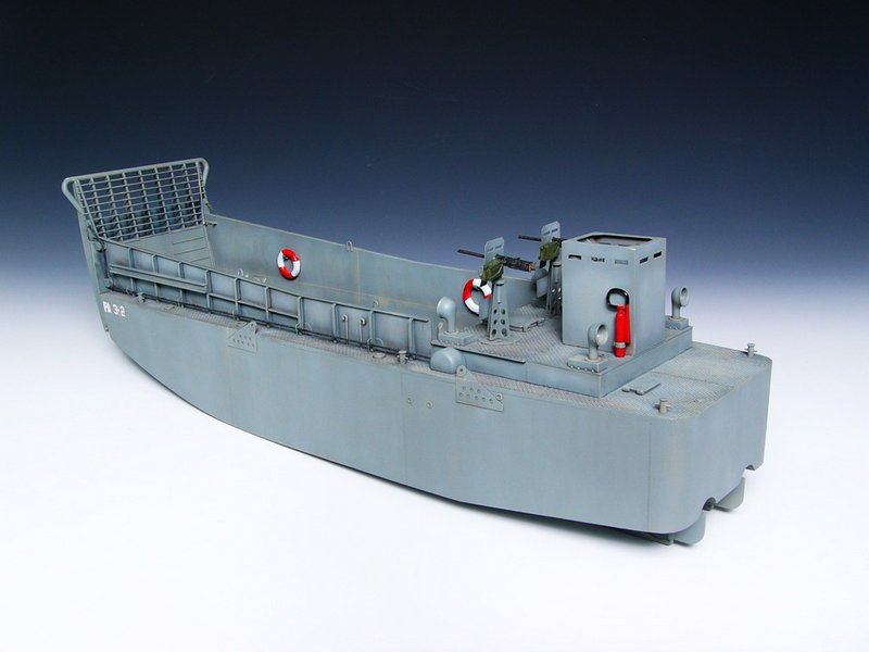 Trumpeter WWII LCM(3) US Navy Landing Craft Plastic Model Military