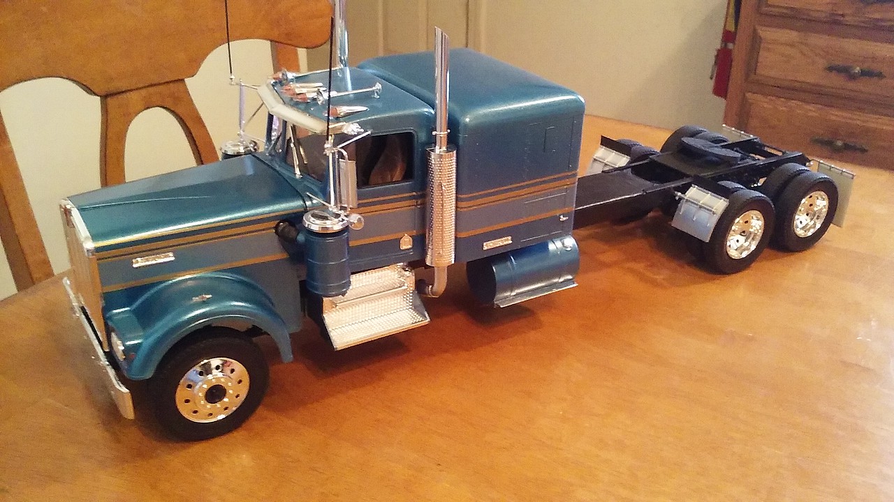 Kenworth W900 Conventional Tractor Cab (SSP) -- Plastic Model Truck Kit ...