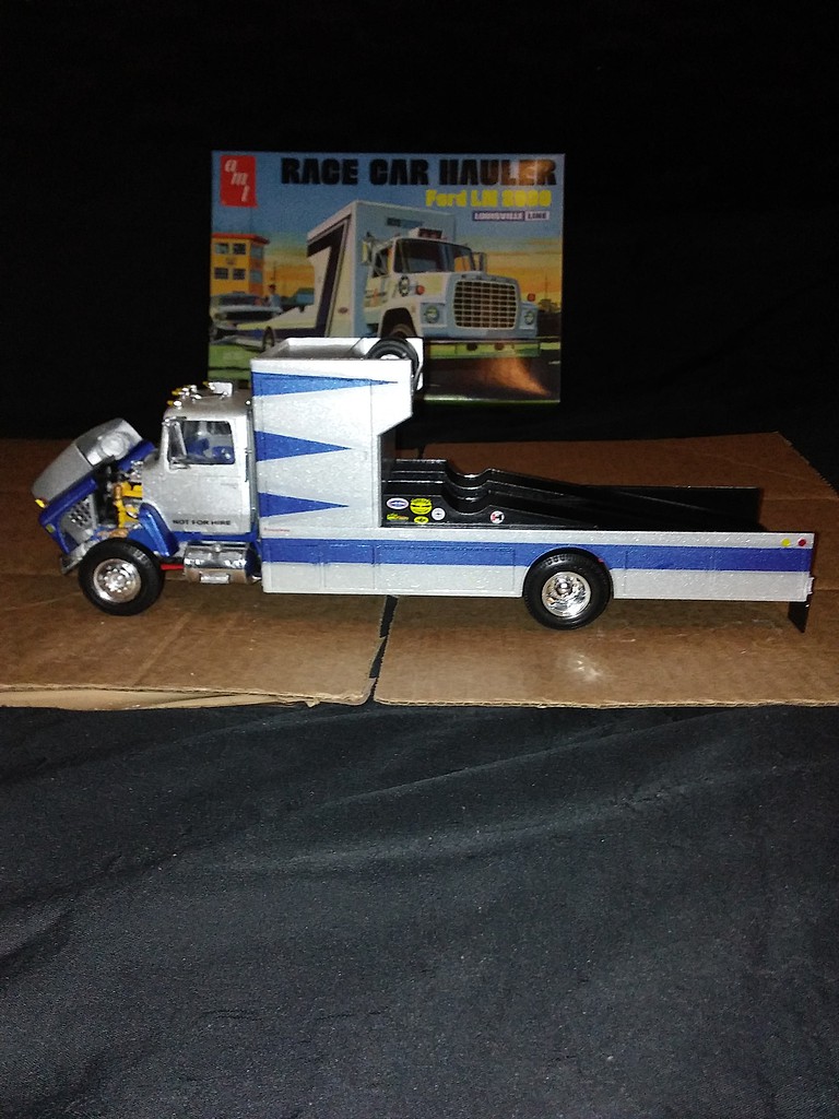Ford LN 8000 Race Car Hauler -- Plastic Model Truck Kit -- 1/25 Scale
