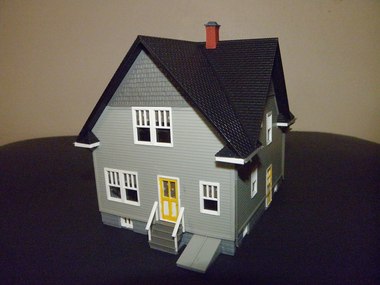 Kim's Classic American Home Kit -- HO Scale Model Railroad Building ...