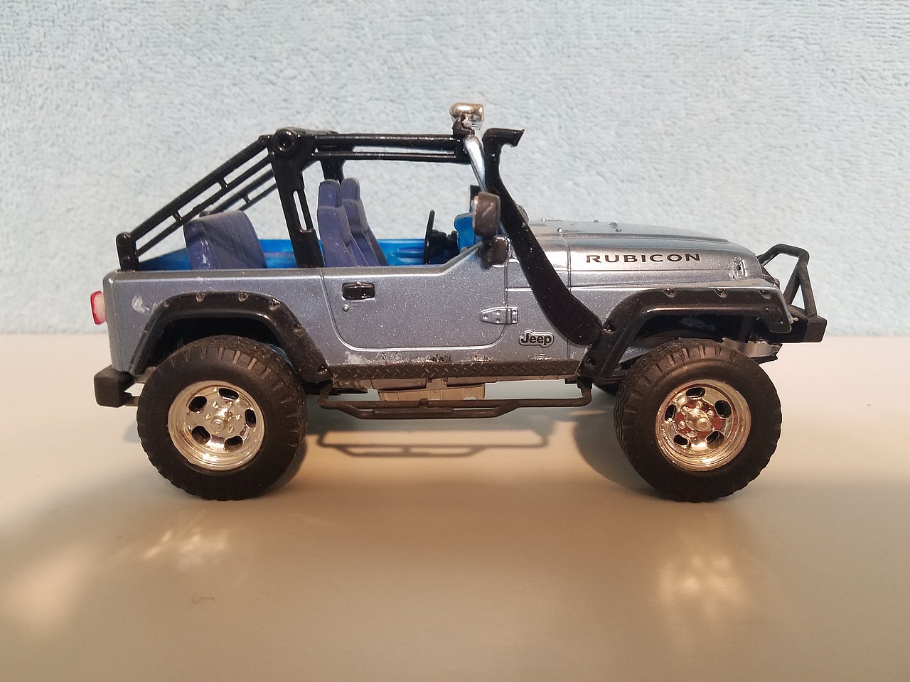 2003 Jeep Rubicon Plastic Model Car Kit 1/25 Scale 854053