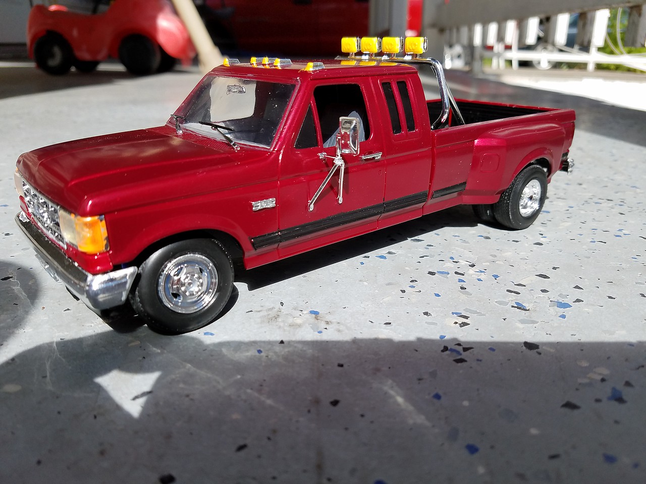 1991 Ford F350 Dually Plastic Model Truck Kit 1/24 Scale