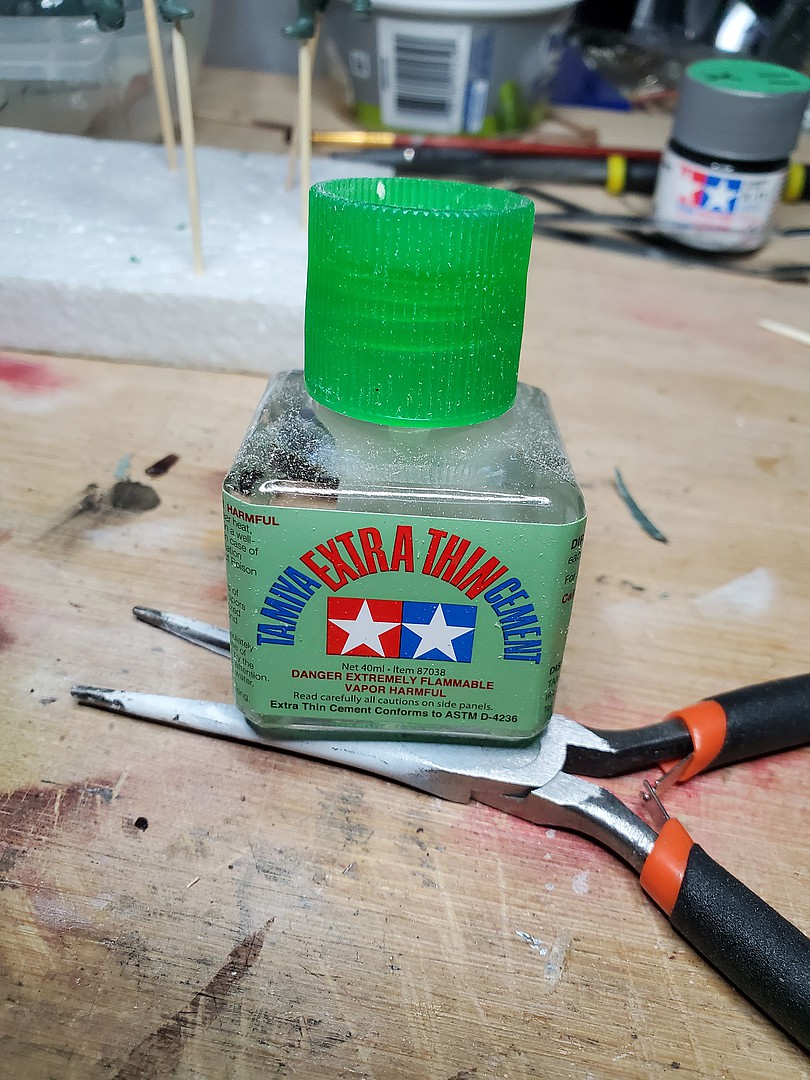  Tamiya 87038 Extra Thin Cement Glue Fine Tip 40ml : Arts,  Crafts & Sewing