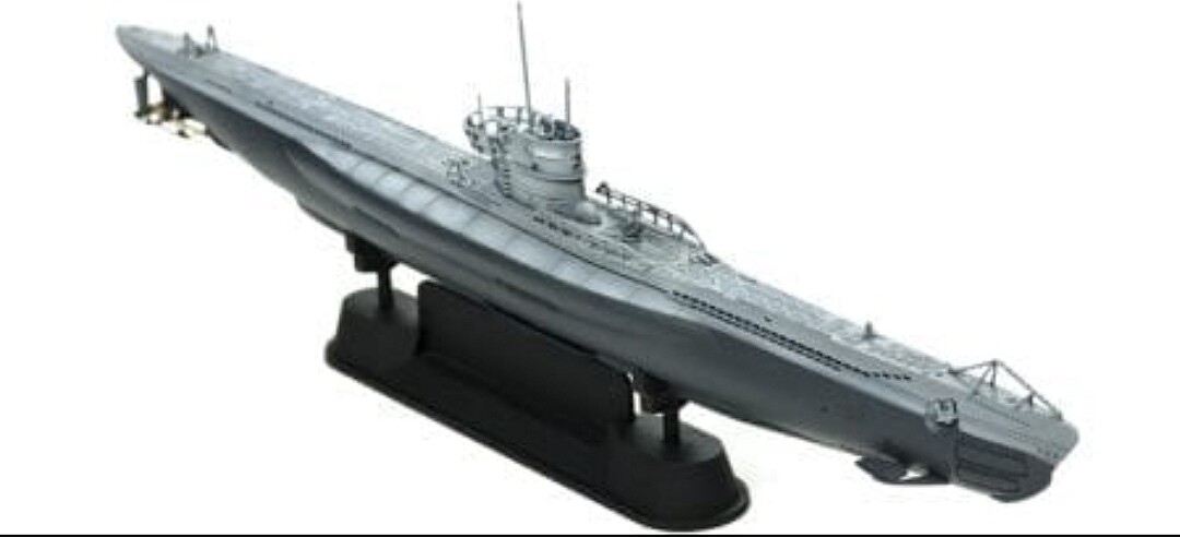 German U-Boat Type VII B Submarine -- Plastic Model Submarine Kit -- 1/ ...