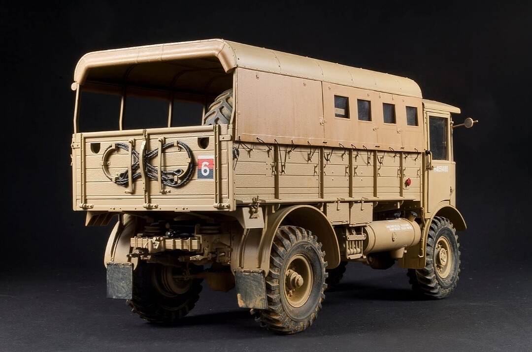 AEC Middle Type Matador Truck Plastic Model Military Vehicle Kit