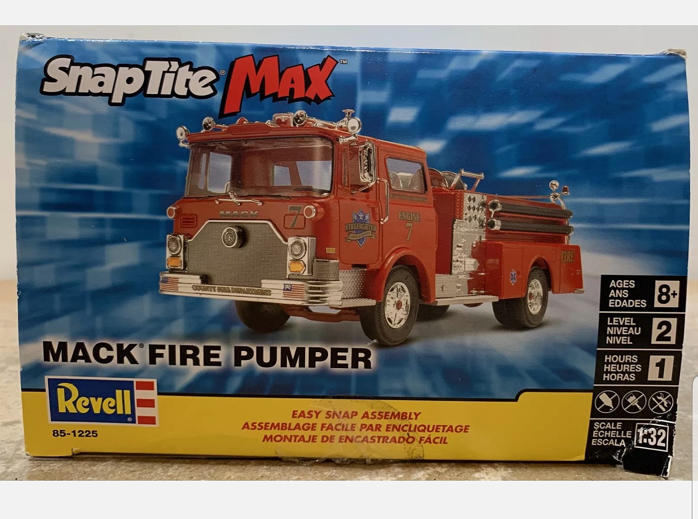 Revell 851225 1/32 Mack Fire Pumper Rmxs1225 for sale online 