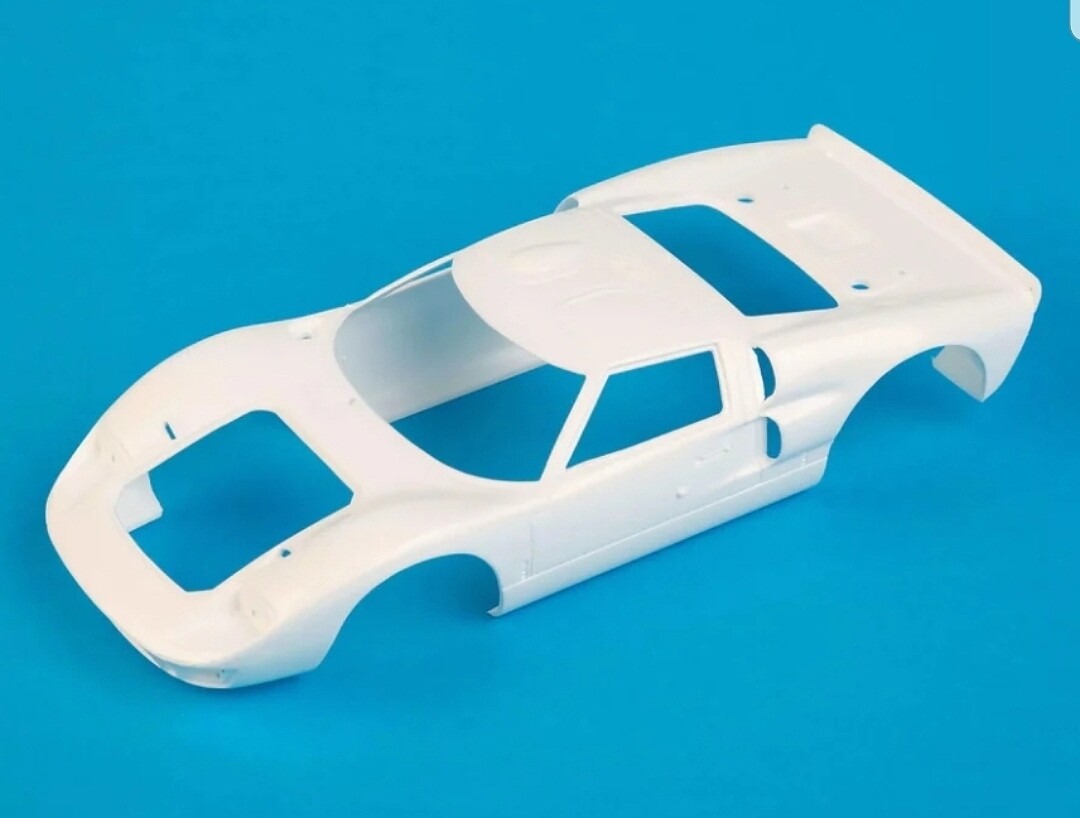 Ford GT40 Mk II 2 1966 LeMans Race Car Plastic Model Car Kit 1/