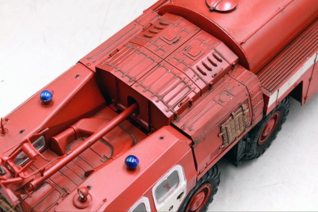 Aa60 (maz7310) Airport Fire Fighting Vehicle -- Plastic Model Fire 