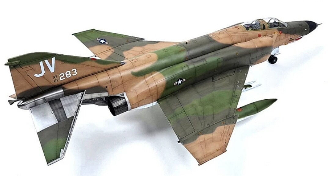 F4E USAF Fighter Vietnam War Plastic Model Airplane Kit 1/32