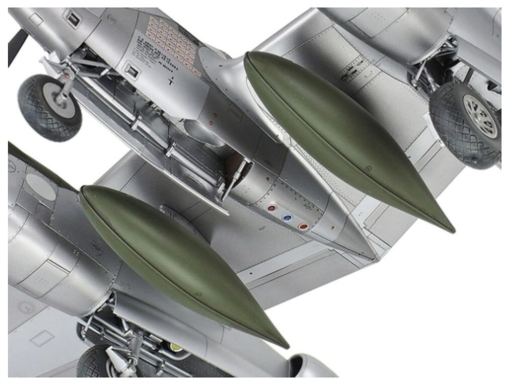 Lockheed P38J Lightning Fighter Plastic Model Airplane Kit 1/48