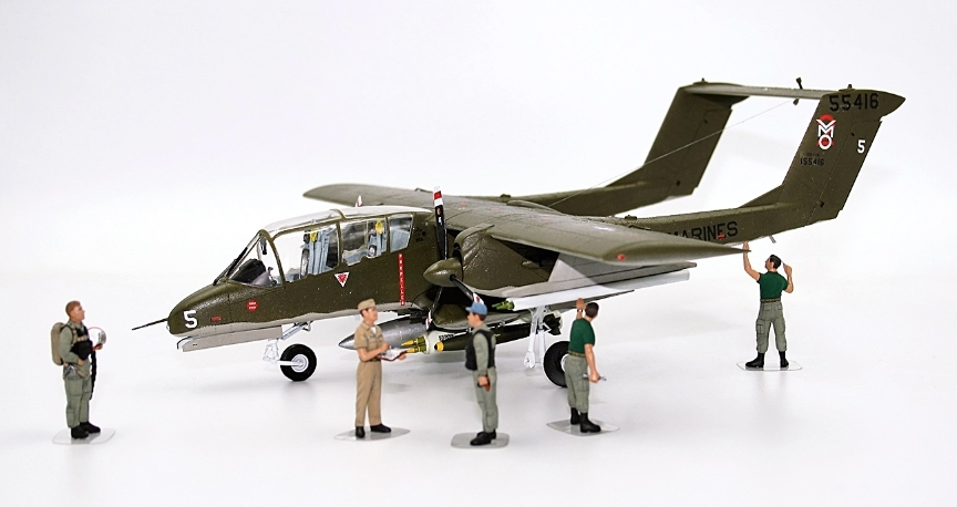 ICM DS4803 - 1/48 Scale Vietnam USAF Airfield Plastic Model Kit (Unassembled, Unpainted)