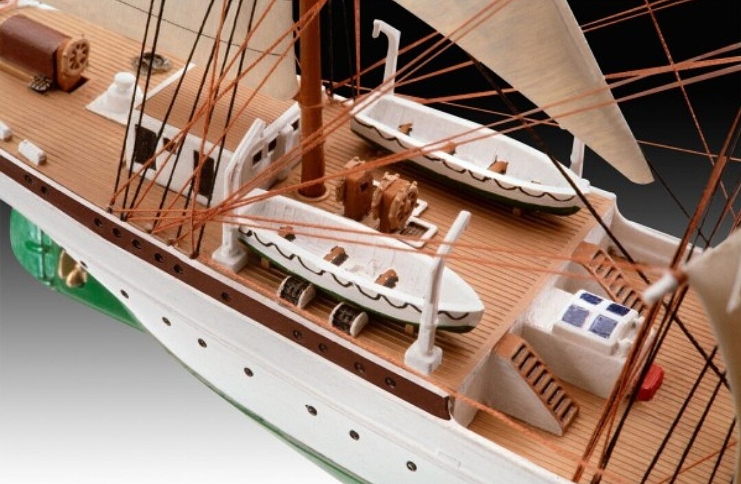 Gorch Fock -- Plastic Model Sailing Ship Kit -- 1/350 Scale -- #05432 ...