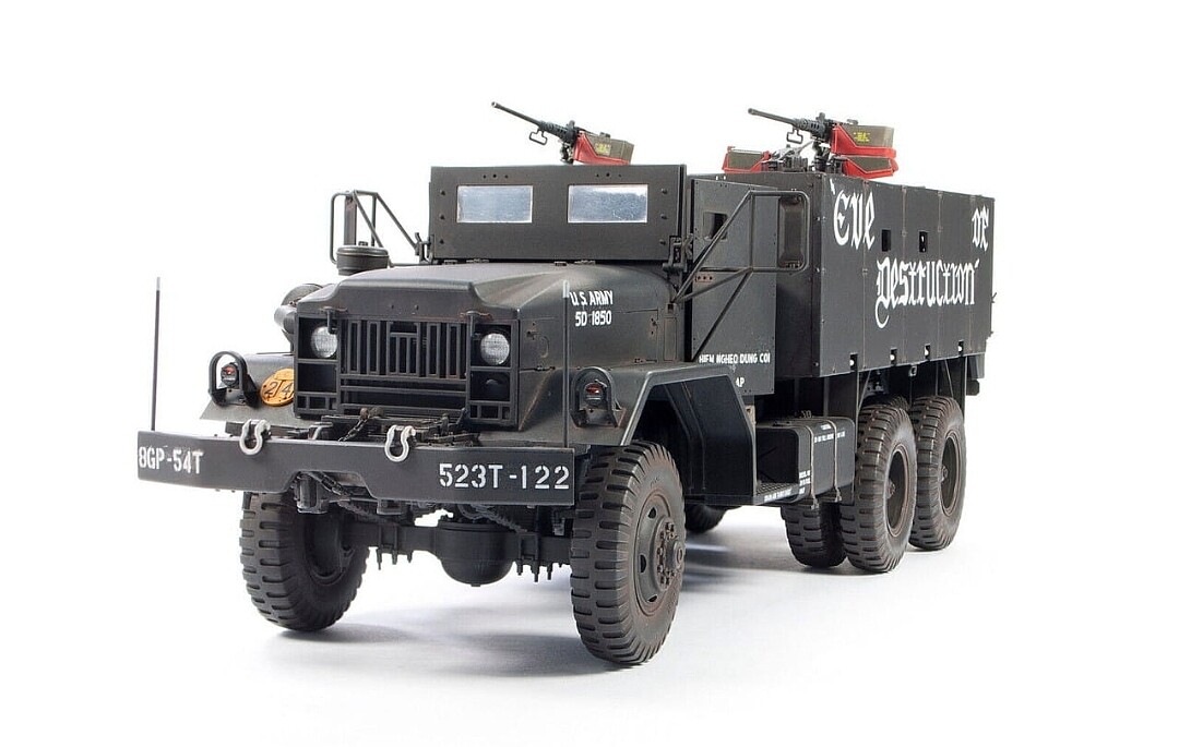 US M54A2 5-Ton 6x6 Cargo Gun Truck Vietnam -- Plastic Model Military ...