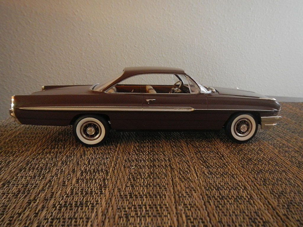 1/25 1961 Pontiac Ventura SD 