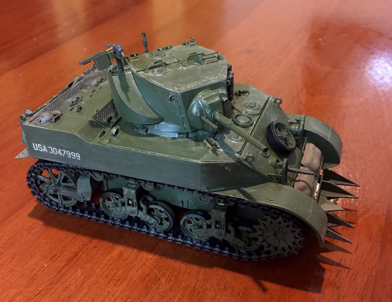 large scale display type military tank figures