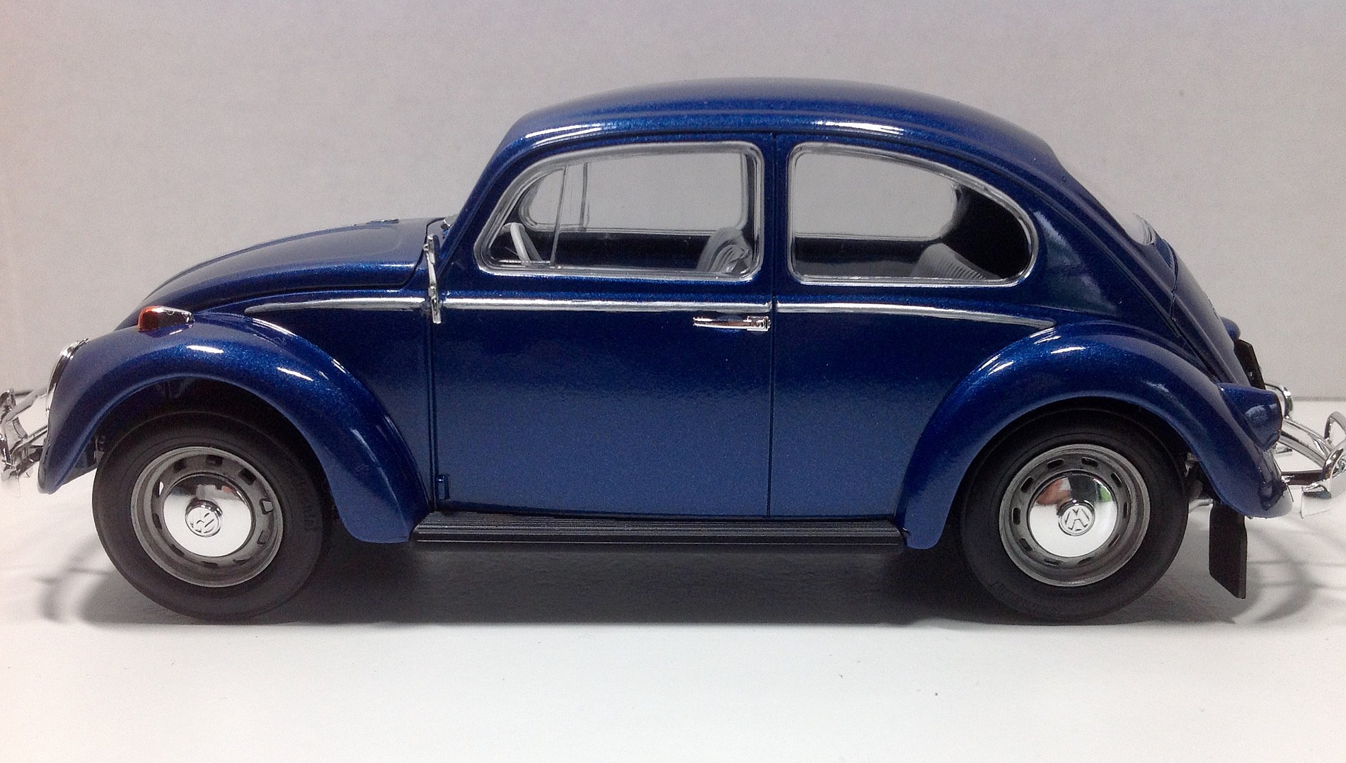 volkswagen beetle scale model