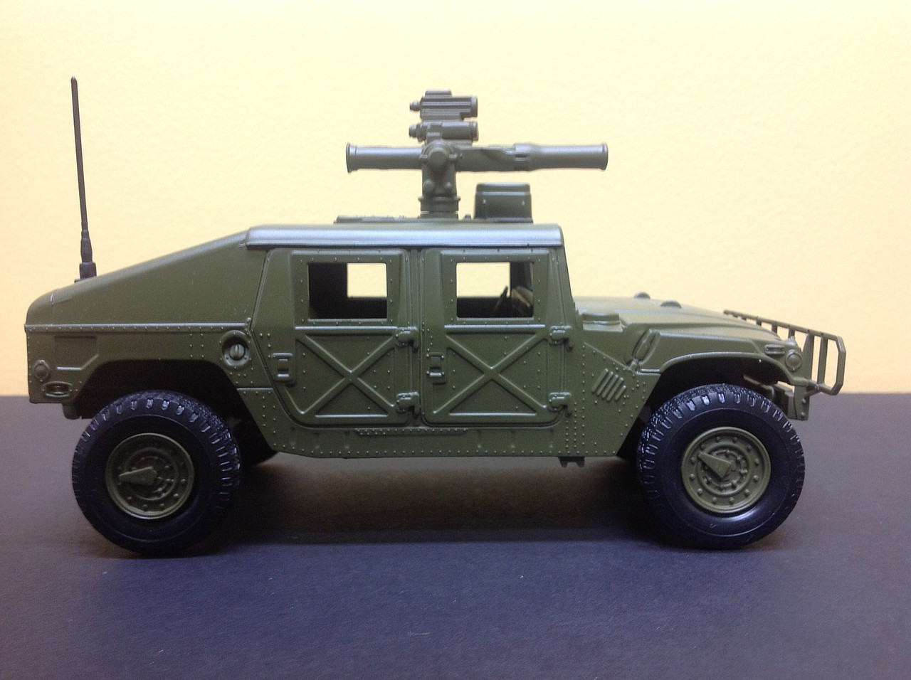 Humvee -- Snap Tite Plastic Model Vehicle Kit -- 1/25 Scale -- #851970 ...