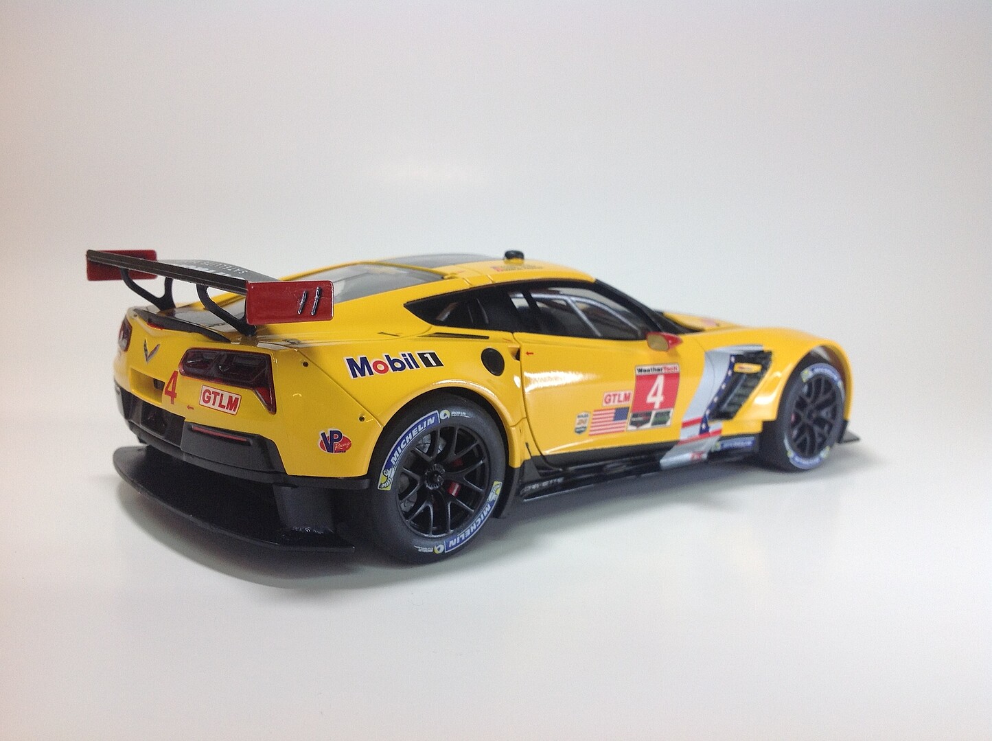 Corvette C7.R -- Plastic Model Car Kit -- 1/25 Scale -- #854304 ...