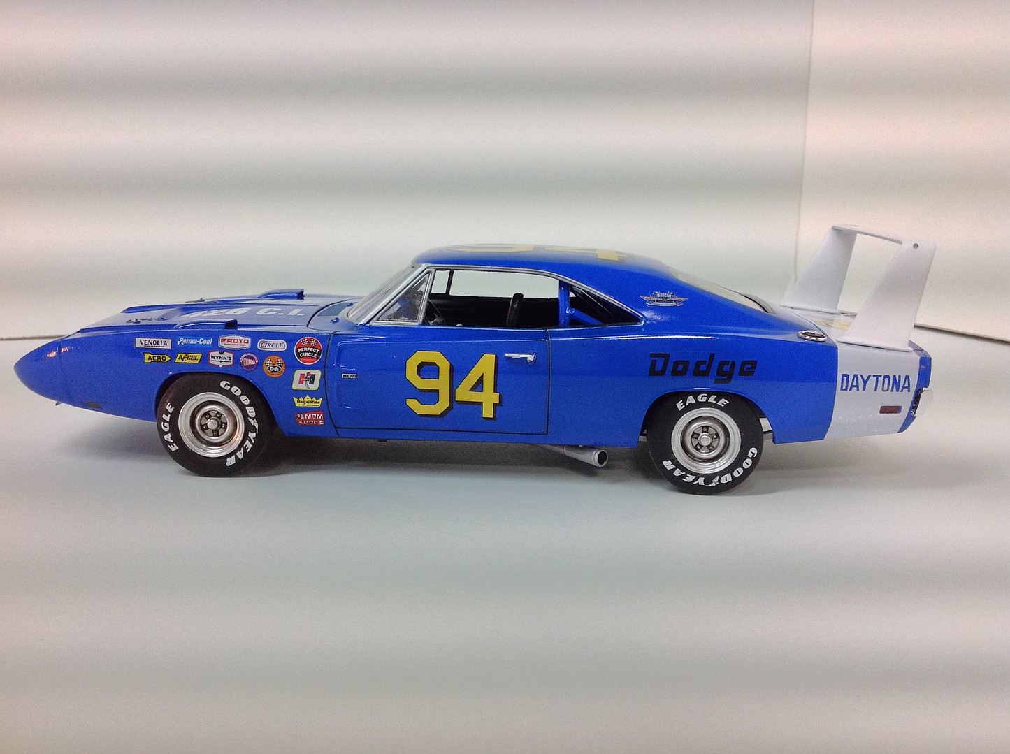 1969 Dodge Charger Daytona 2n1 -- Plastic Model Car Kit -- 1/25 Scale ...