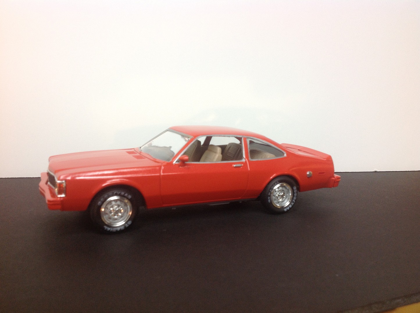 Model Master Spray Hemi Orange 3 oz Hobby and Model Lacquer Paint