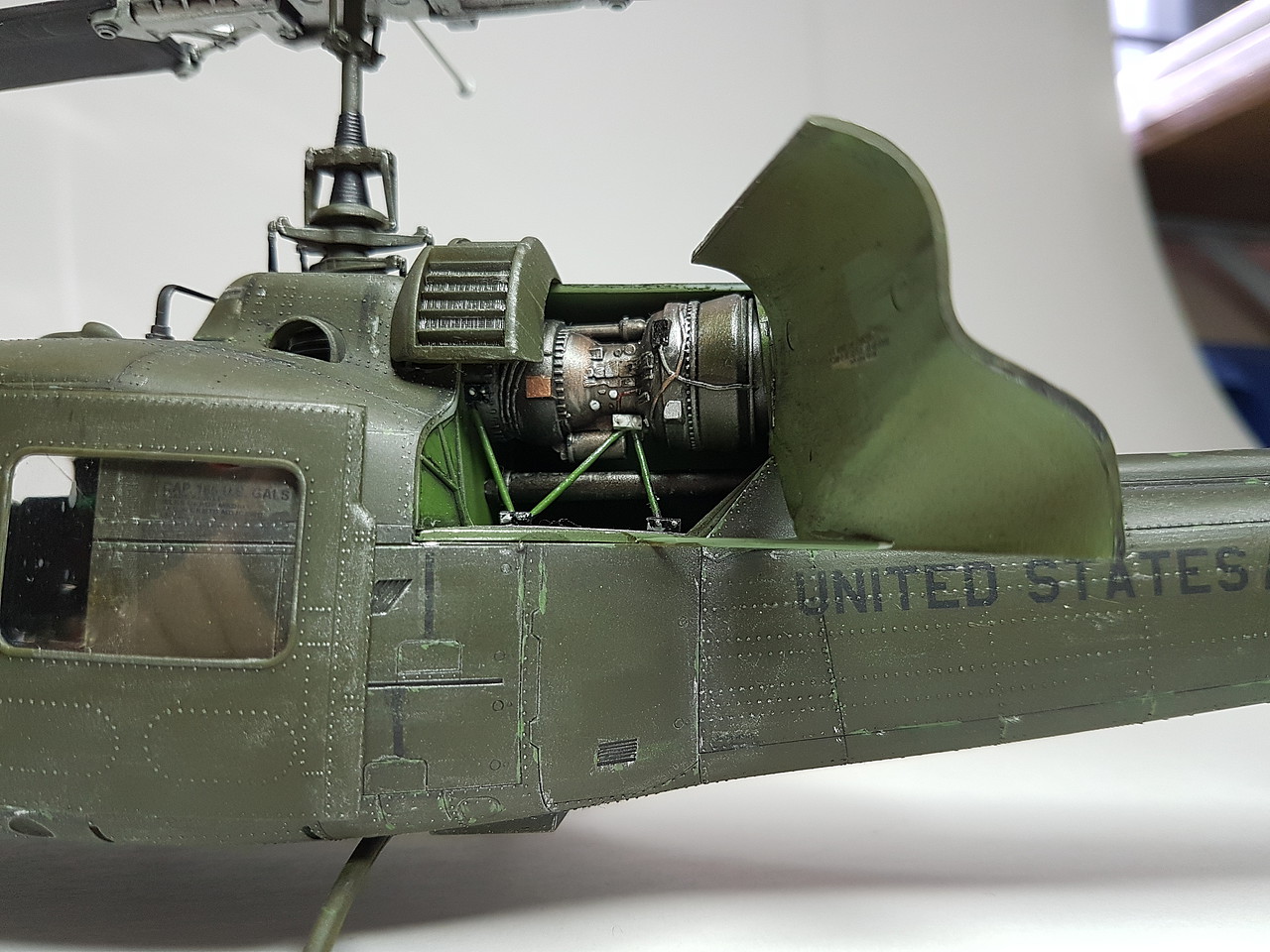 Uh 1d Huey With 4 Crewmen Plastic Model Helicopter Kit 1 35 Scale 3538 Pictures By