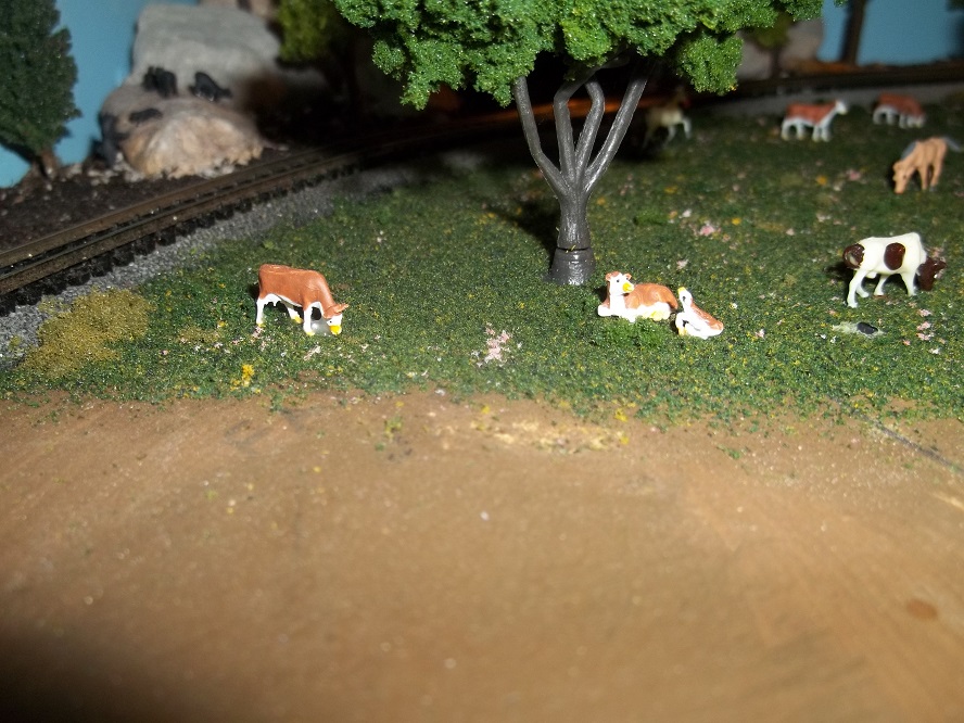 n scale cows