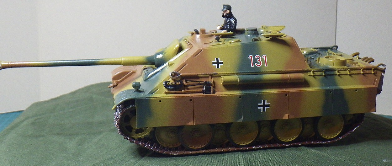 Tamiya German Jagdpanther Late Version Tank Plastic Model Military Vehicle  Kit 1/35 Scale #35203