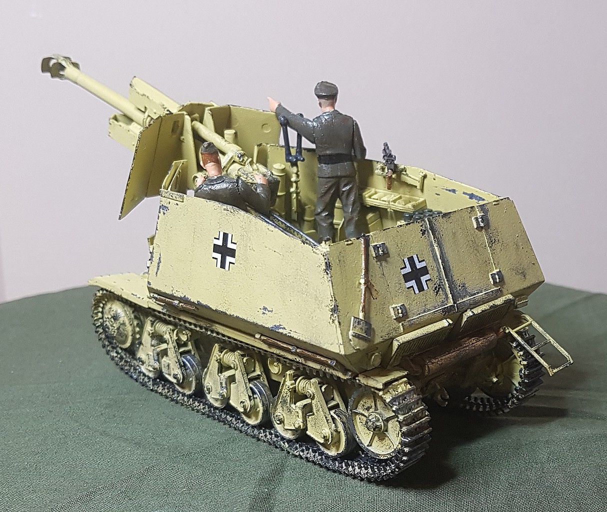 German 39H Tank with 105mm -- Plastic Model Military Vehicle -- 1/35 ...