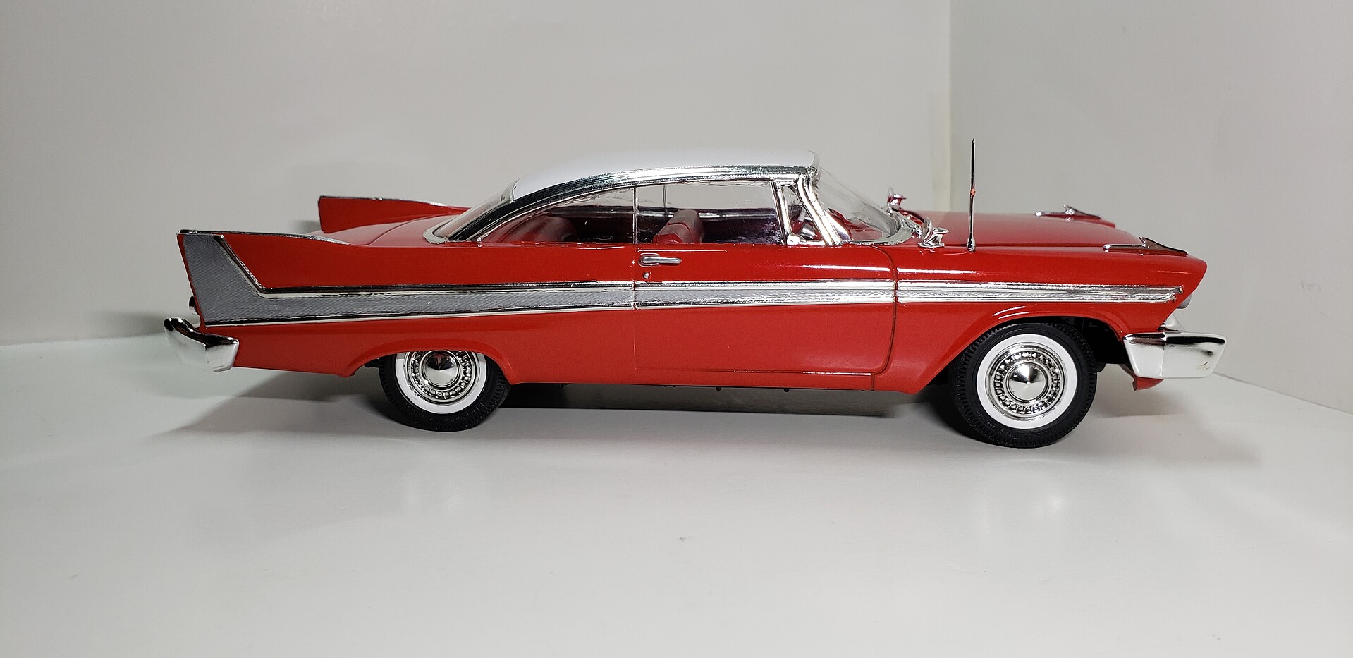 1958 Plymouth Christine Car (Red) Plastic Model Car Kit 1/25