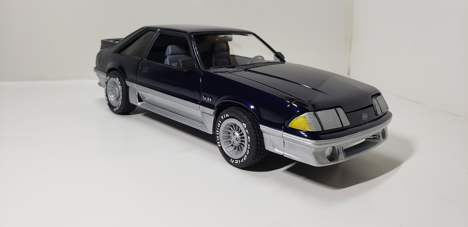 '88 Ford Mustang GT -- Plastic Model Car Vehicle Kit -- 1/25 Scale ...