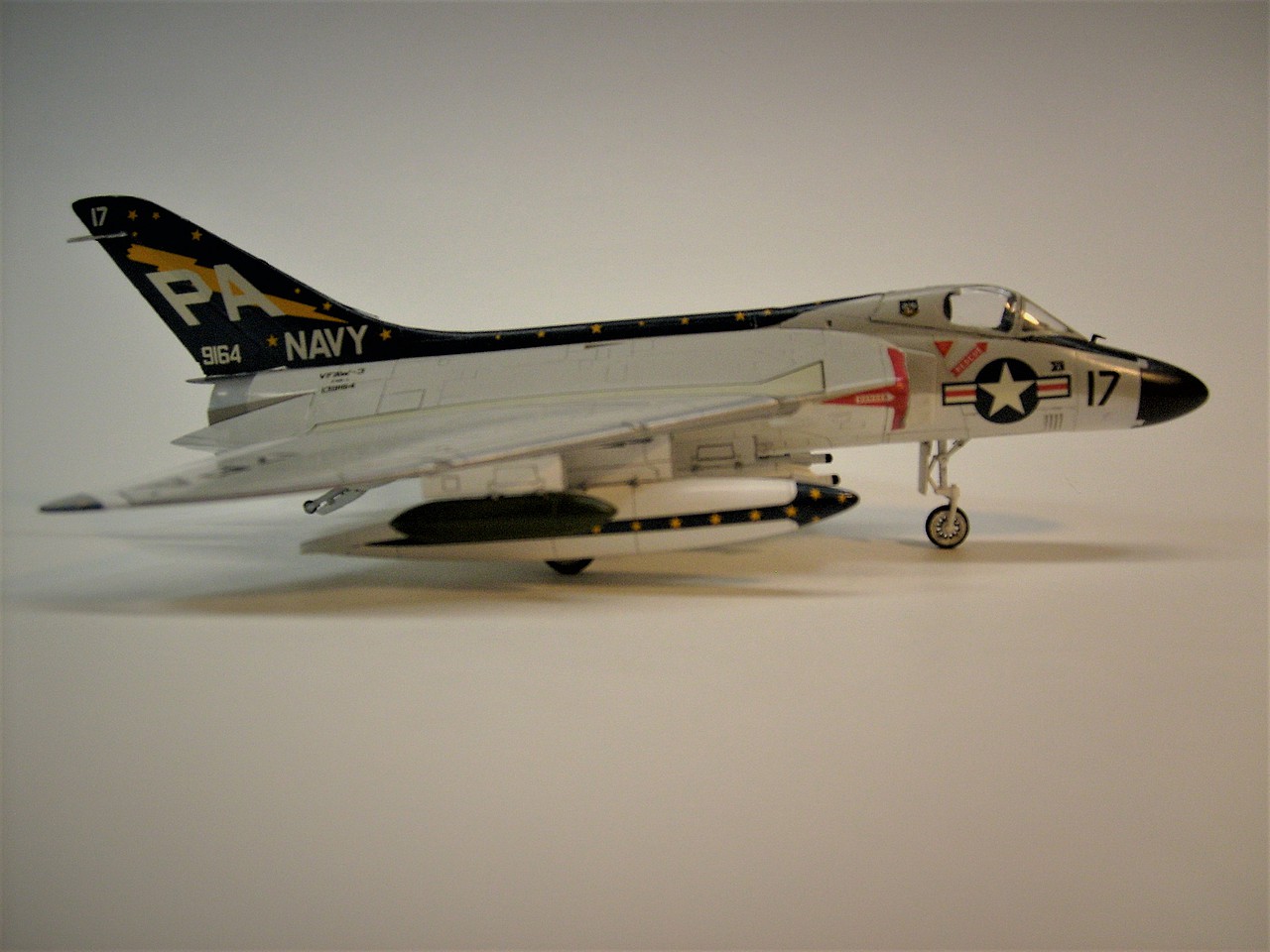 F4D-1 Skyray supersonic fighter/interceptor -- Plastic Model Airplane Kit  -- 1/72 Scale -- #60741 pictures by Jimmy D.